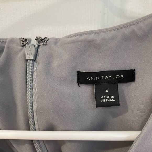 Ann Taylor Gray Pencil Dress Button Accents Crew Neck Sleeveless Women’s Size 4 - Picture 4 of 6